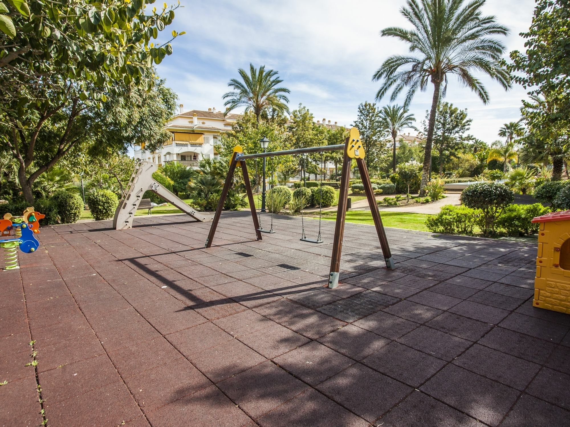 Apartment Dama De Noche Playground